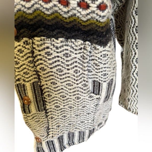 Vintage Ecuador Hooded Knit Cardigan/Sweater with native Eagle on back EUC - Picture 7 of 9